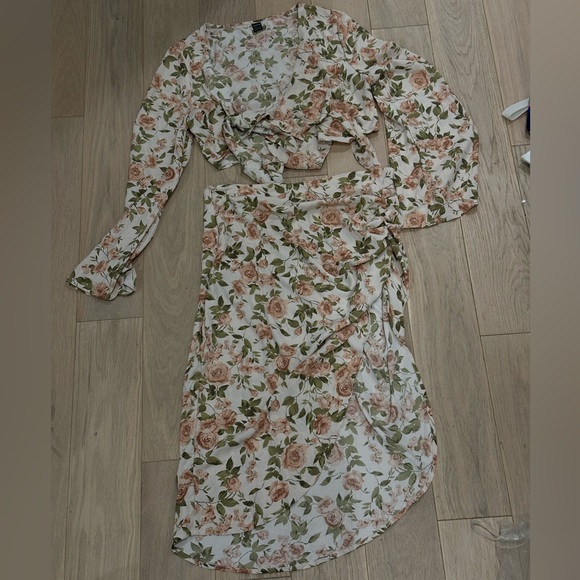 Matching set - Picture 1 of 2